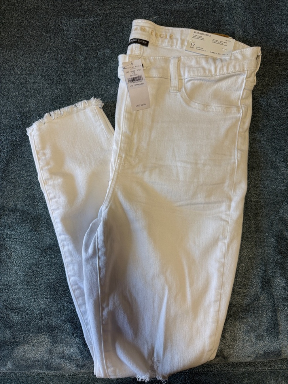 American Eagle Women’s White Distressed Stretch Jeans NWT